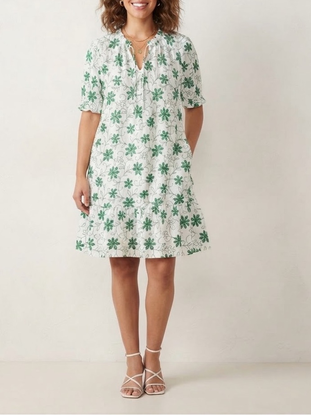Kindred woman Floral Dress in White & Green Size Large